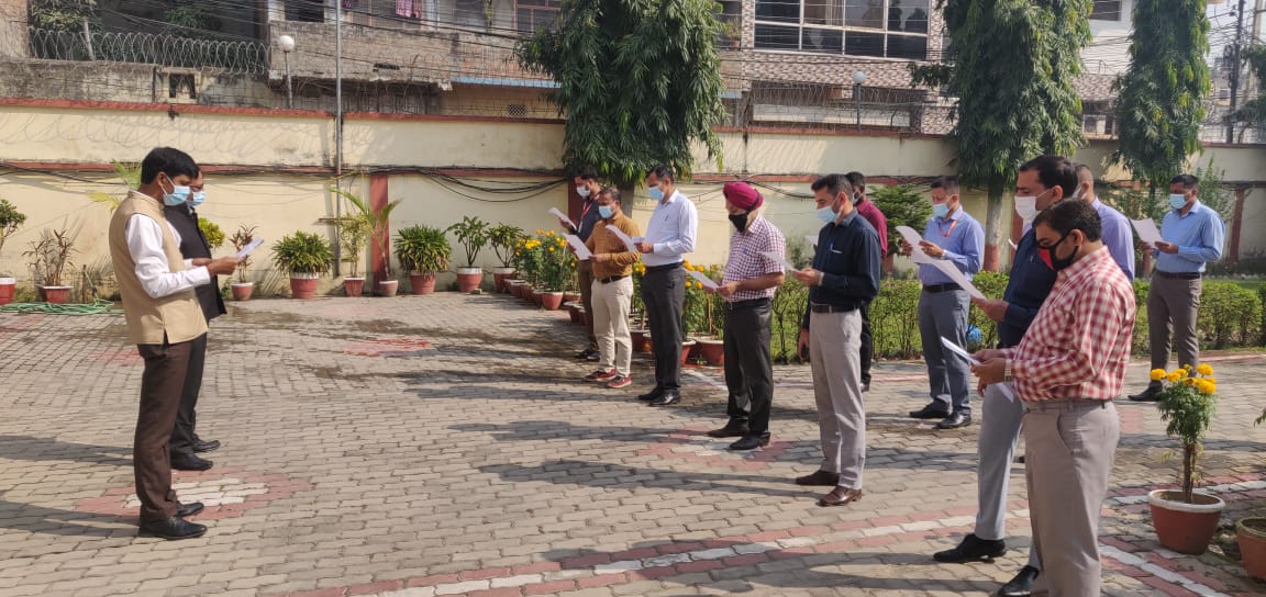 Acting Consul General administered pledge on #Rashtriya Ekta Diwas to officers and officials of CGI Birgunj